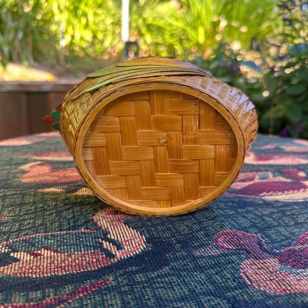 Vintage MCM Handwoven Shanghai/Shejiang Weave Duck Basket